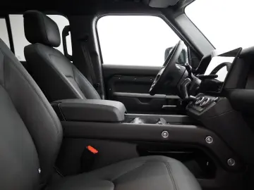 Land Rover Defender 110 X-Dynamic SE PHEV