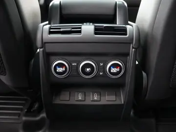 Land Rover Defender 110 X-Dynamic SE PHEV