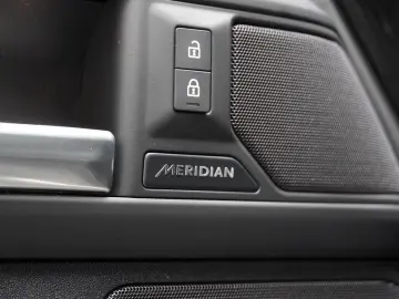 Land Rover Defender 110 X-Dynamic SE PHEV