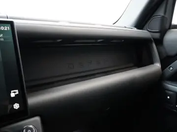 Land Rover Defender 110 X-Dynamic SE PHEV