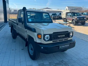 Toyota Land Cruiser GRJ79 Single Cab