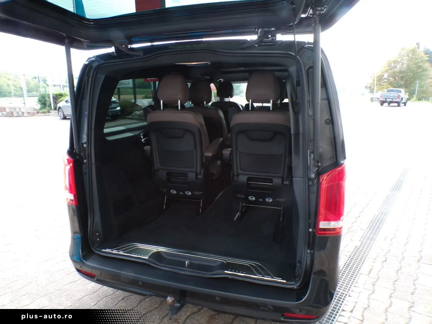 MERCEDES-BENZ V 300