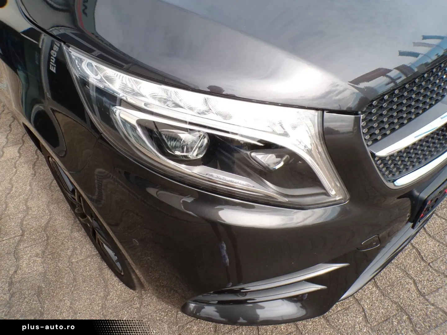 MERCEDES-BENZ V 300