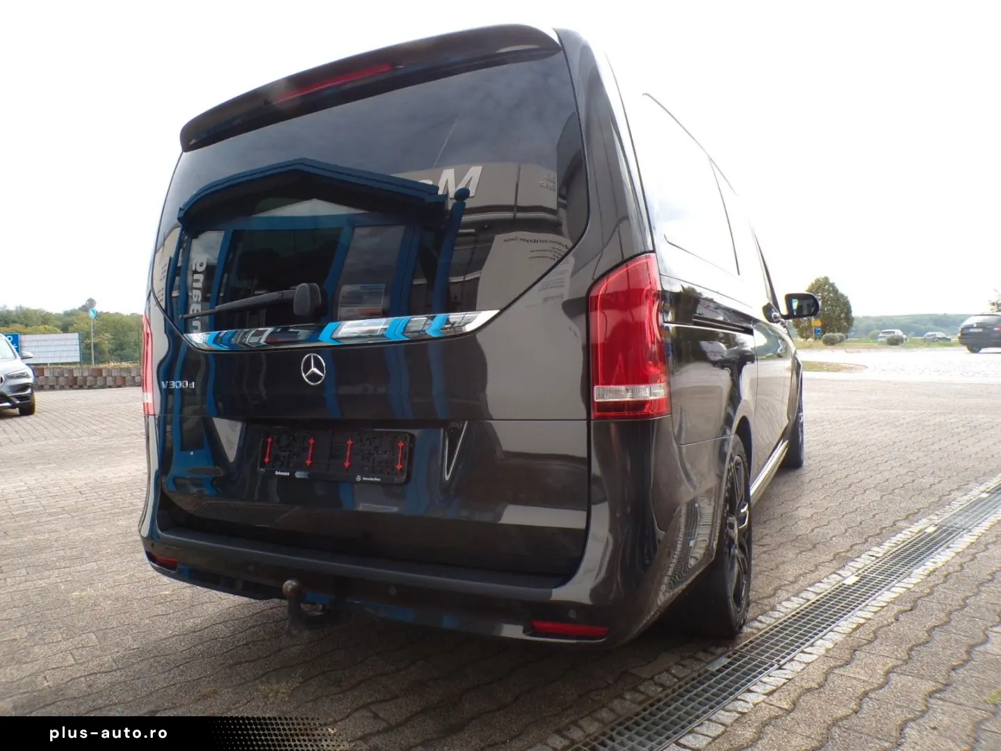 MERCEDES-BENZ V 300