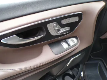 MERCEDES-BENZ V 300
