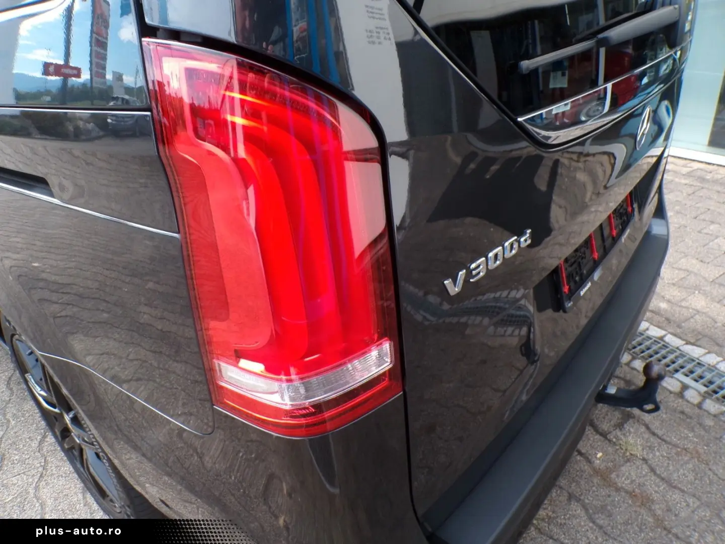 MERCEDES-BENZ V 300