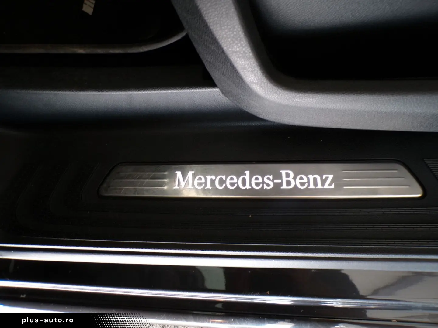 MERCEDES-BENZ V 300