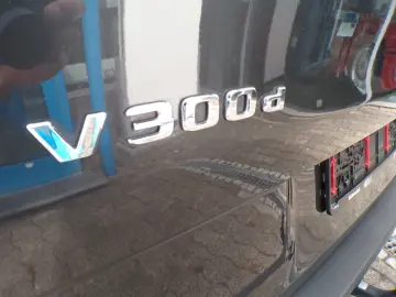 MERCEDES-BENZ V 300