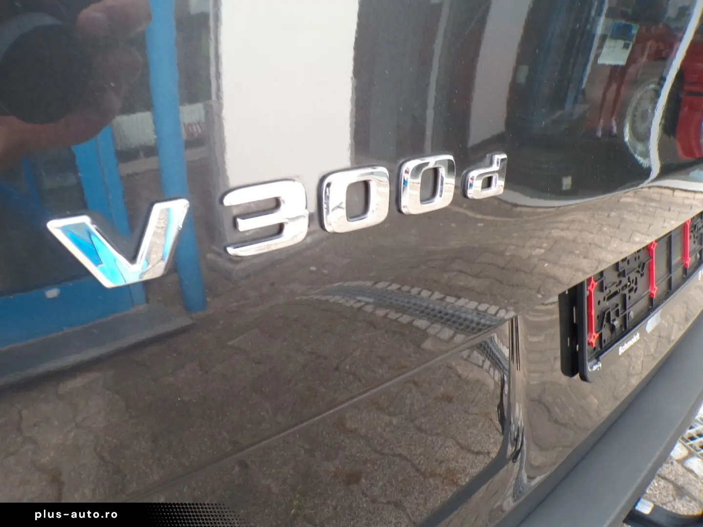MERCEDES-BENZ V 300