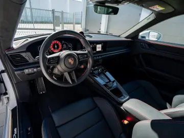 PORSCHE 992.2 Carrera 4 GTS   Carbon Ext   18-W   Lift