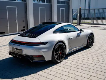 PORSCHE 992.2 Carrera 4 GTS   Carbon Ext   18-W   Lift