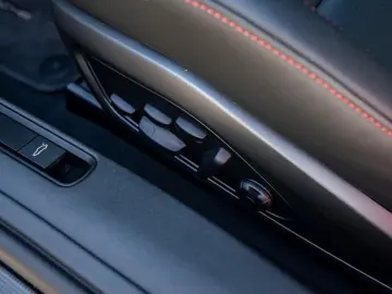 PORSCHE 992.2 Carrera 4 GTS   Carbon Ext   18-W   Lift