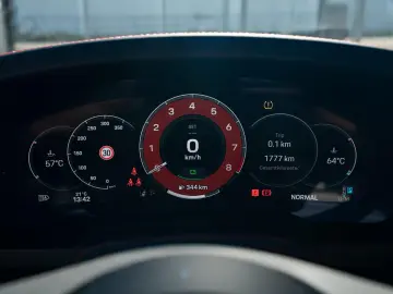 PORSCHE 992.2 Carrera 4 GTS   Carbon Ext   18-W   Lift