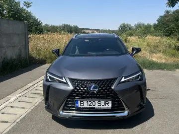 Lexus UX 250h - AWD (E-Four)