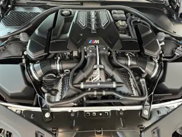 BMW M8 Coupé M Competition xDrive Laser HeadUp