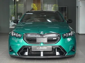 BMW M5  Touring xDrive DAProf. HUD Pano AHK Iconic