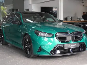 BMW M5  Touring xDrive DAProf. HUD Pano AHK Iconic