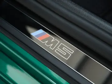 BMW M5  Touring xDrive DAProf. HUD Pano AHK Iconic