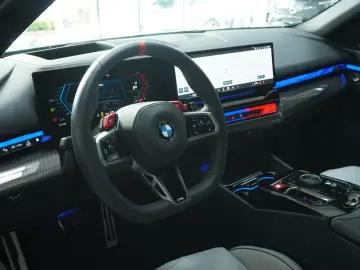 BMW M5  Touring xDrive DAProf. HUD Pano AHK Iconic