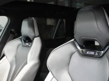 BMW M5  Touring xDrive DAProf. HUD Pano AHK Iconic