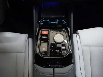 BMW M5  Touring xDrive DAProf. HUD Pano AHK Iconic