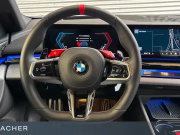 BMW M5 A Tou DAProf Leder HUD LKhz DAB Sitzbel.