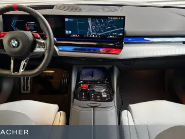 BMW M5 A Tou DAProf Leder HUD LKhz DAB Sitzbel.