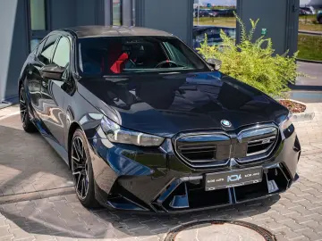 BMW M5 Limousine Basis