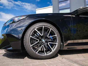 BMW M5 Limousine Basis