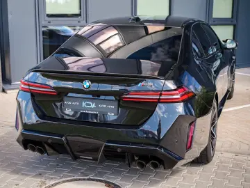 BMW M5 Limousine Basis