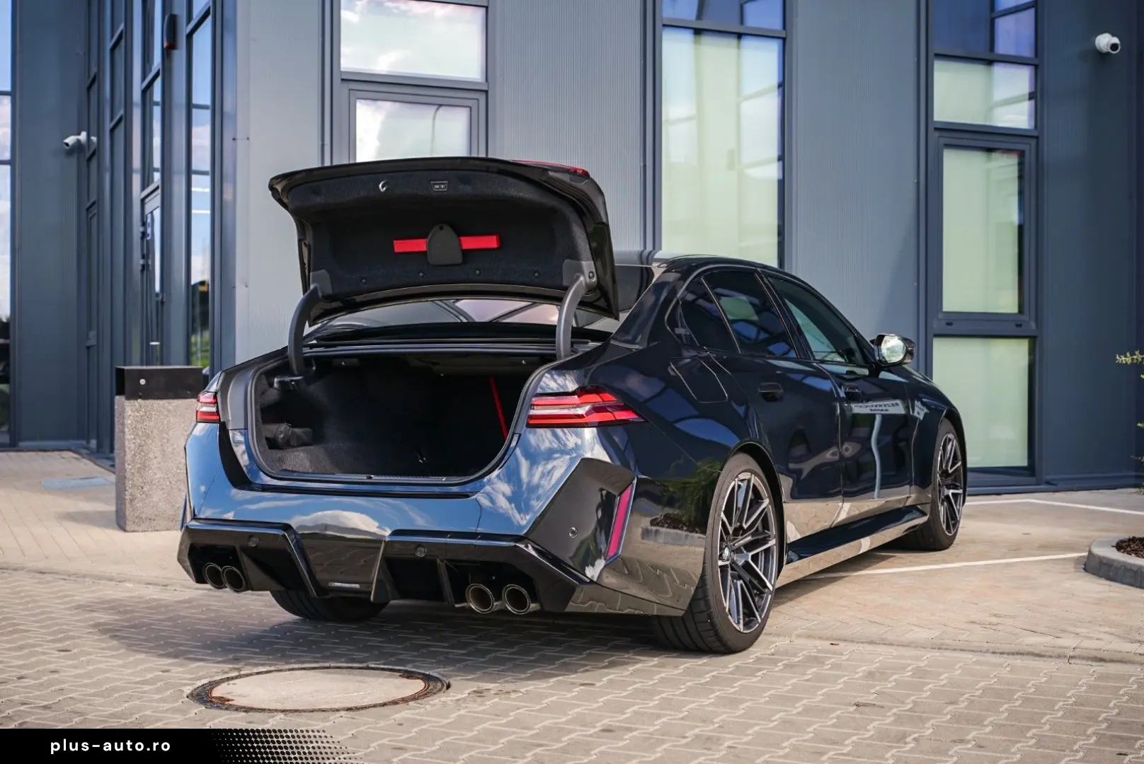 BMW M5 Limousine Basis