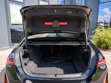 BMW M5 Limousine Basis