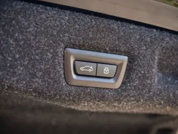 BMW M5 Limousine Basis