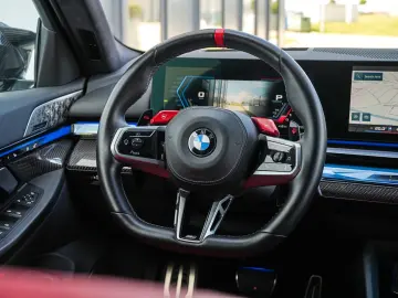 BMW M5 Limousine Basis
