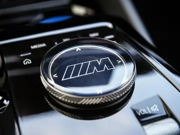 BMW M5 Limousine Basis