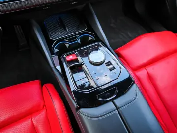 BMW M5 Limousine Basis