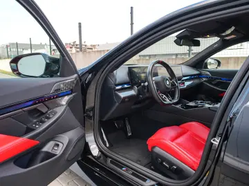 BMW M5 Limousine Basis