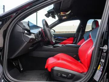 BMW M5 Limousine Basis