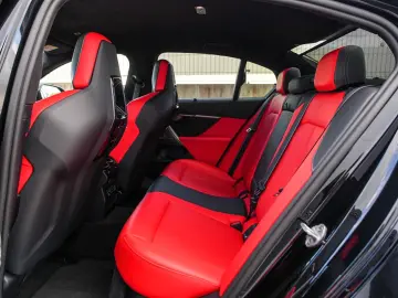 BMW M5 Limousine Basis