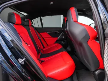BMW M5 Limousine Basis