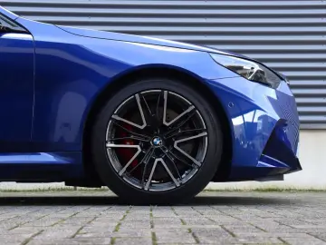BMW M5 Sedan   High Executive   Driving Assistant Pr