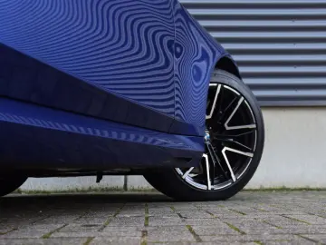 BMW M5 Sedan   High Executive   Driving Assistant Pr