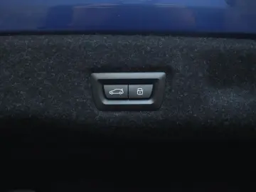 BMW M5 Sedan   High Executive   Driving Assistant Pr