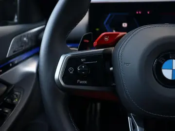 BMW M5 Sedan   High Executive   Driving Assistant Pr