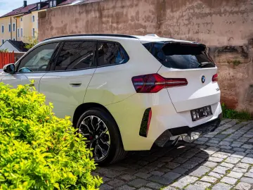 BMW X3 20dxDrive MSportPRO PANO GLOW AHK 360 H&K 1.H
