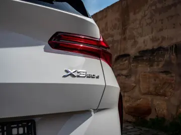 BMW X3 20dxDrive MSportPRO PANO GLOW AHK 360 H&K 1.H