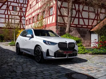 BMW X3 20dxDrive MSportPRO PANO GLOW AHK 360 H&K 1.H