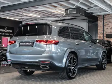 MERCEDES-BENZ GLS 580 4M AMG LINE 7-SITZER PANO STDHZ AHK