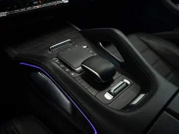 MERCEDES-BENZ GLS 580 4M AMG LINE 7-SITZER PANO STDHZ AHK