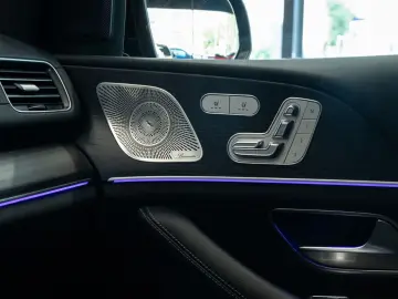 MERCEDES-BENZ GLS 580 4M AMG LINE 7-SITZER PANO STDHZ AHK